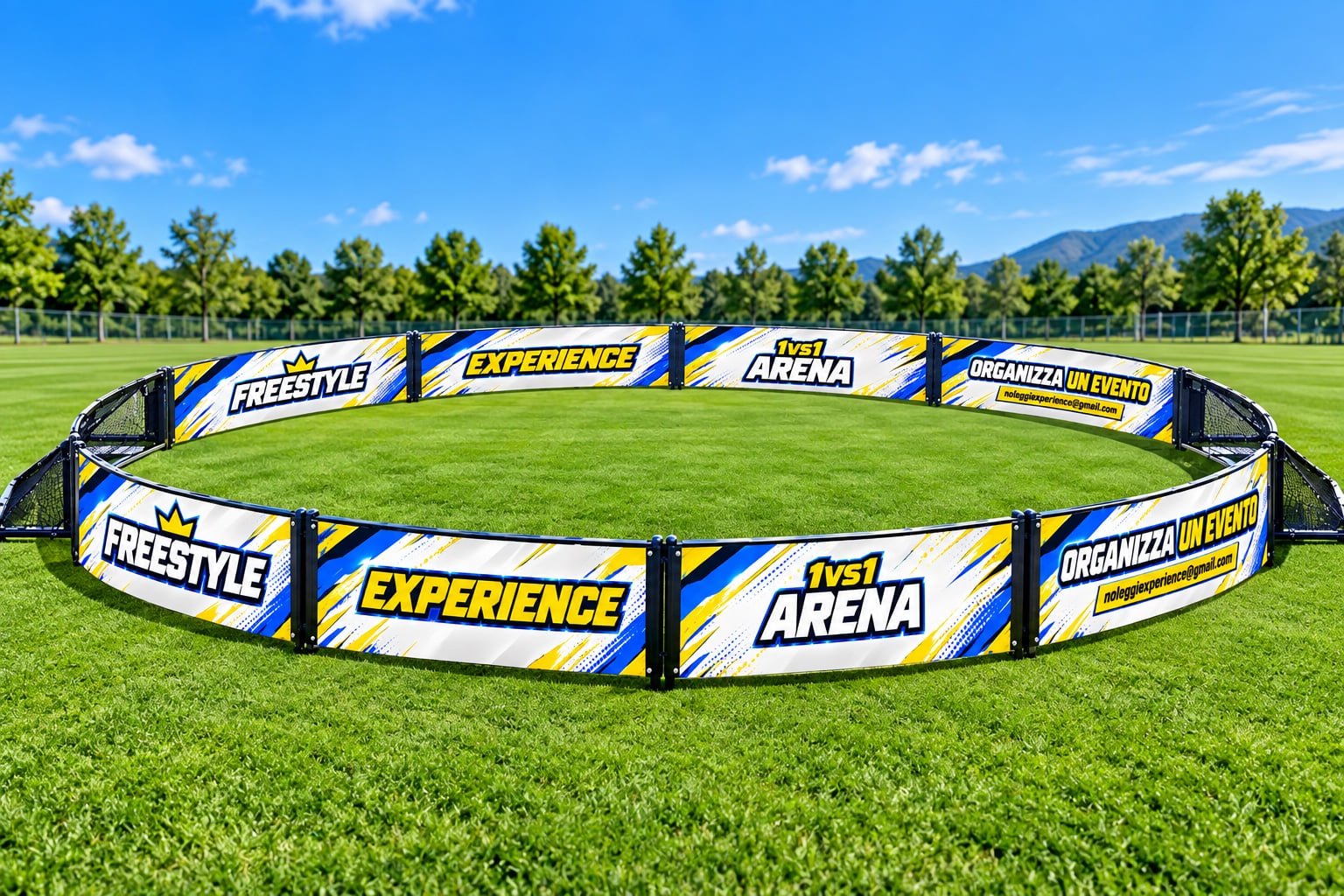 Freestyle Experience Arena 1vs1: struttura rigida e colorata brandizzata, allestita su campo in erba